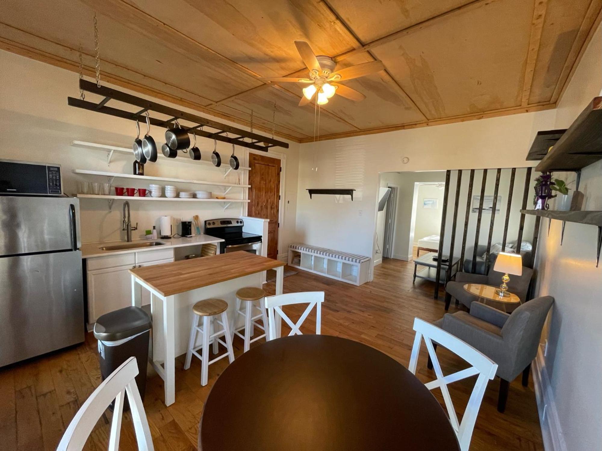 Quiet, Gated Oasis Near Downtown Lexingtonアパートメント エクステリア 写真