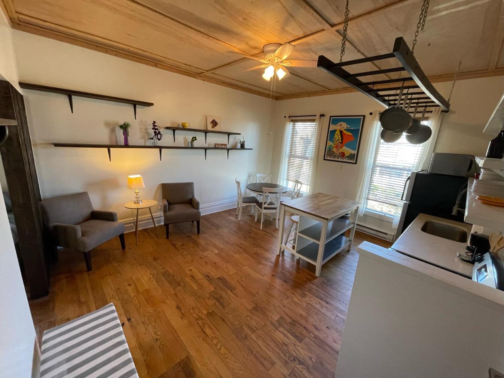 Quiet, Gated Oasis Near Downtown Lexingtonアパートメント エクステリア 写真